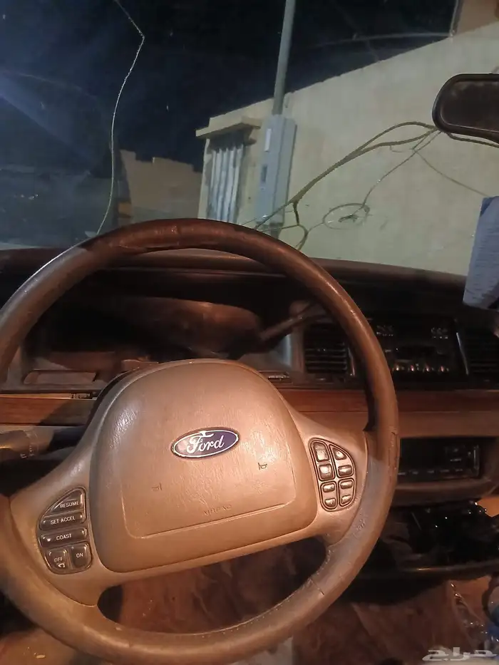 فورد فكتوريا فيه اقمشه وادخليه قير ومكينه شارط 2