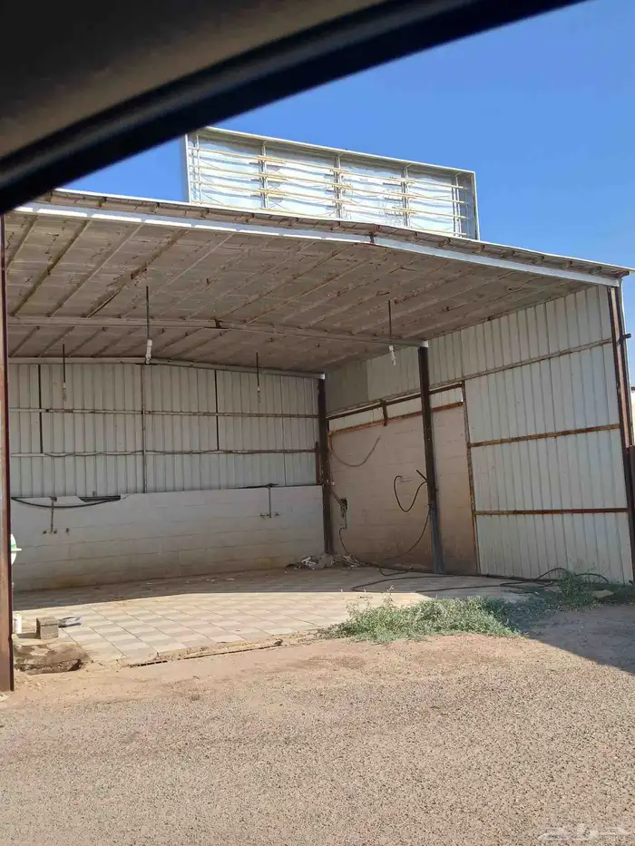 مسودع كبير مع ثلاجه كبيره تجميد للايجار بمغيراء الشارع العام 2