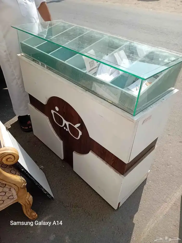 كمدينه او طاولة عرض محل عدد 4 0