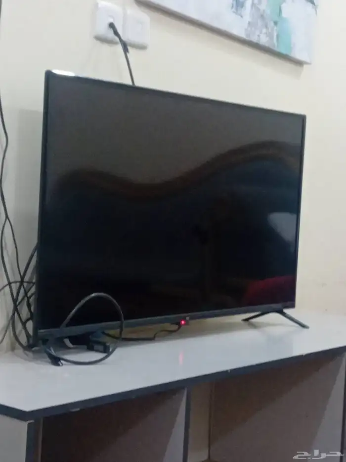 شاشه جديد ولا فيه شي45بوصه مع ارموت ولكرتون حق اشاشه موجود 0