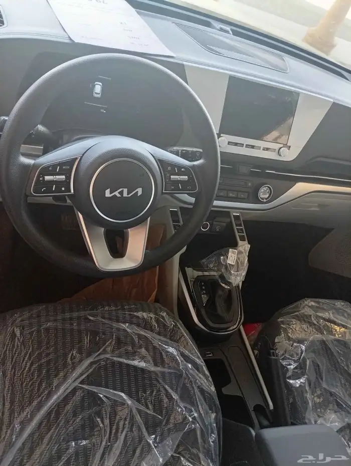 كيا كارينز LX موديل 2025 بسعر خاص 11