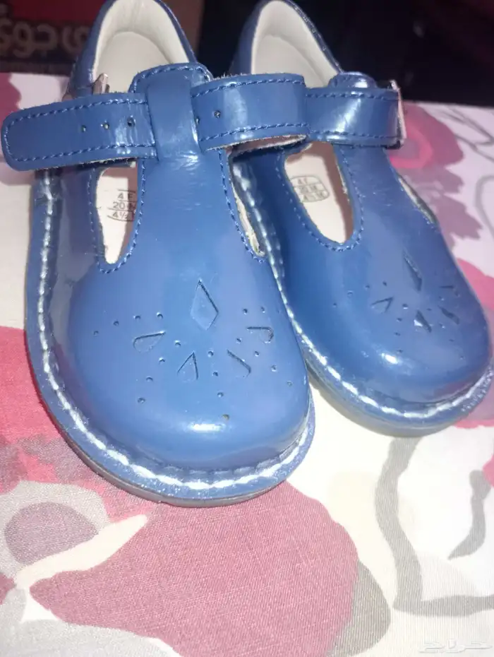 للبيع حذاء اطفال 0