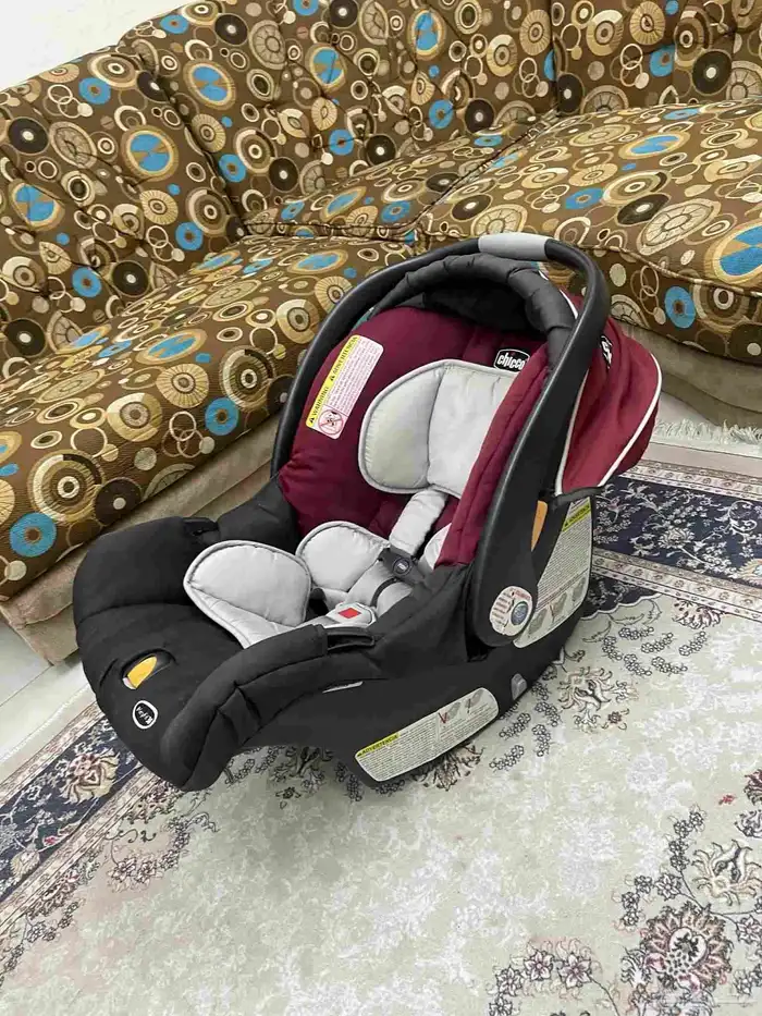 كارسيت شيكو نظيف شبه جديد تماما بالقاعده الخاصه بيه 4