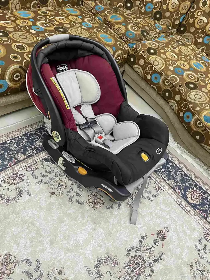 كارسيت شيكو نظيف شبه جديد تماما بالقاعده الخاصه بيه 9