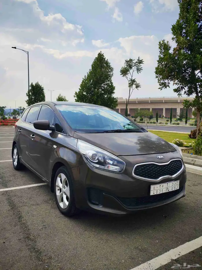 البيع كيا كارينز موديل2014 1