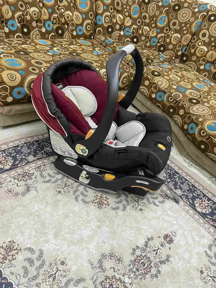 كارسيت شيكو نظيف شبه جديد تماما بالقاعده الخاصه بيه 5