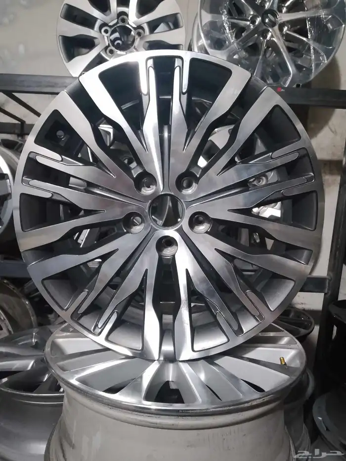 جنوط كيا كدنزا موديل2021 مقاس 18 اصلي وكاله 1