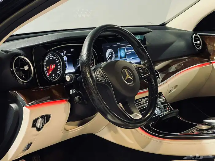 مرسيدس 2017 E300 مالك أول بحاله ممتازه ماشاء الله 14