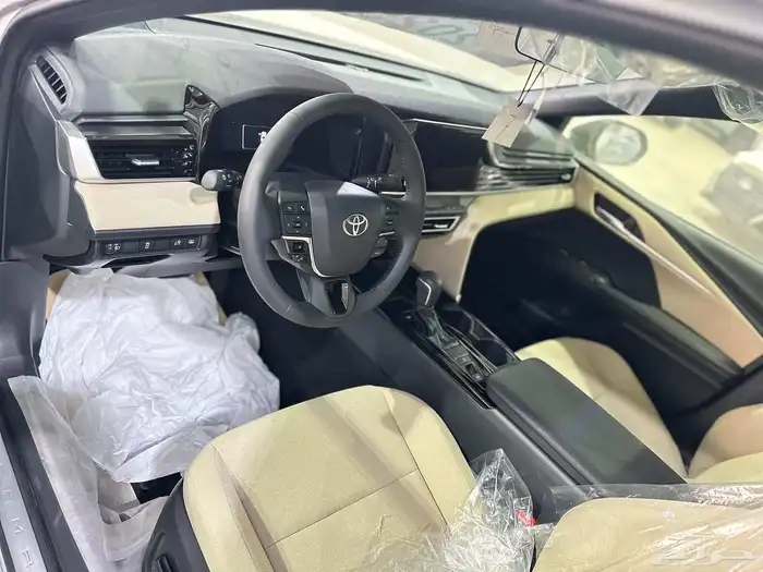 تويوتا كامري LE بنزين اللون أبيض لؤلؤي موديل 2025 تقسيط وكاش 6