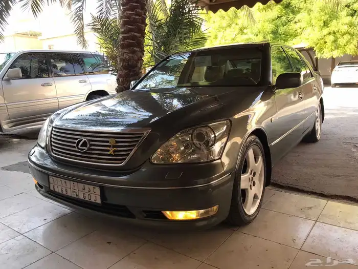 للبيع لكزس الموديل 2004 فل سعودي 0