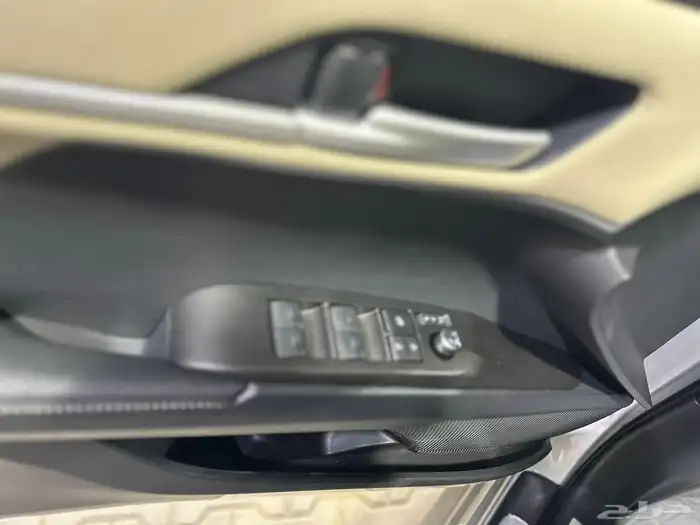 تويوتا كامري LE بنزين اللون أبيض لؤلؤي موديل 2025 تقسيط وكاش 7