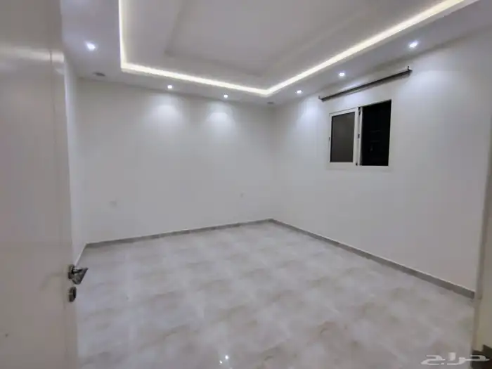 شقه للايجار المهديه طابق ثاني للعرسان 3 غرف وصاله بسعر 35 ال 7