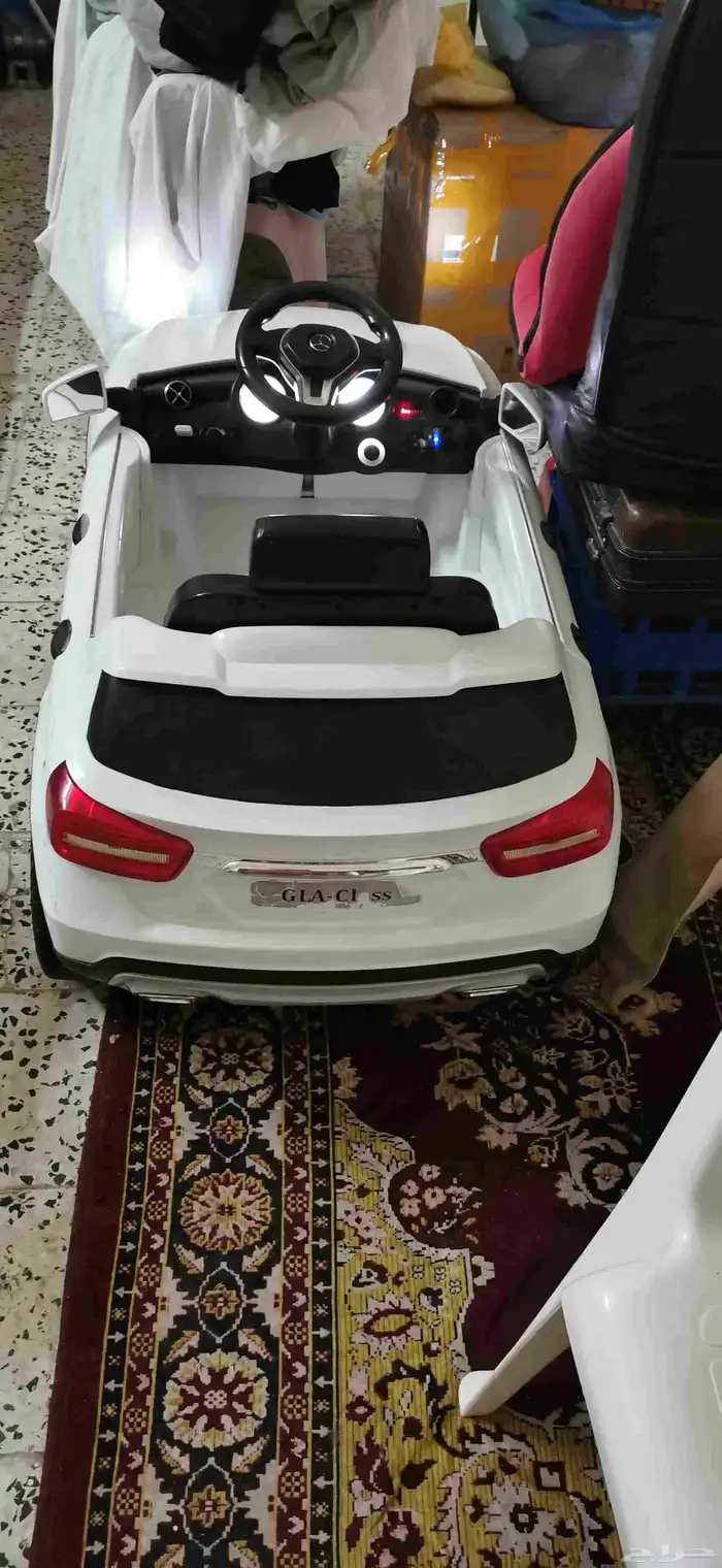 سيارة كهربائيه للأطفال بحاله جيده بطاريه جيده 0