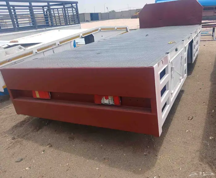 للبيع صندوق دينا ايسوزو من موديل 2009 وطالع 4