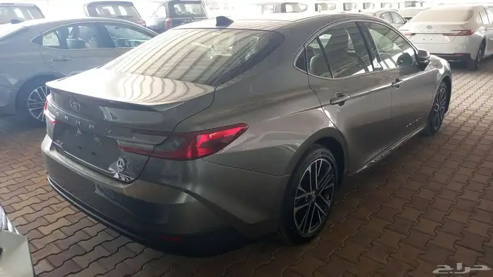 تويوتا كامري فئة قراندي 2025 خليجي وارد الساير 1