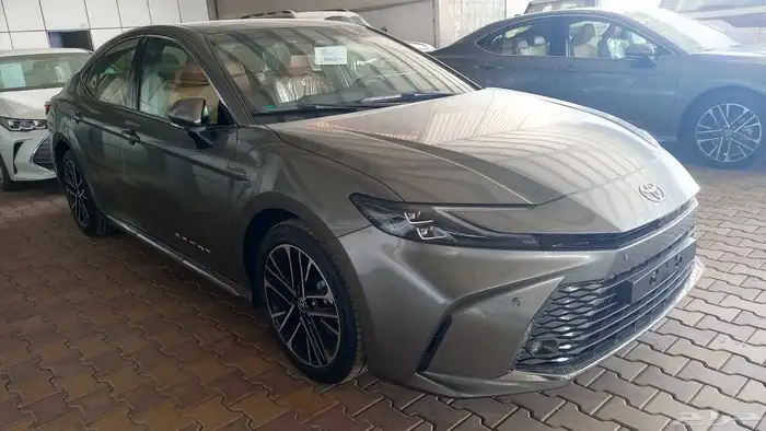 تويوتا كامري فئة قراندي 2025 خليجي وارد الساير 2