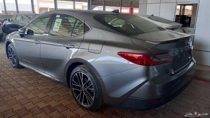 تويوتا كامري فئة قراندي 2025 خليجي وارد الساير 0