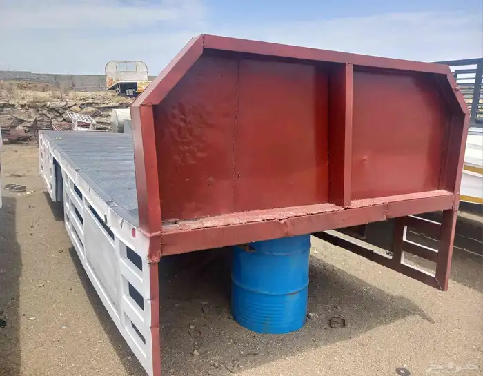 للبيع صندوق دينا ايسوزو من موديل 2009 وطالع 2