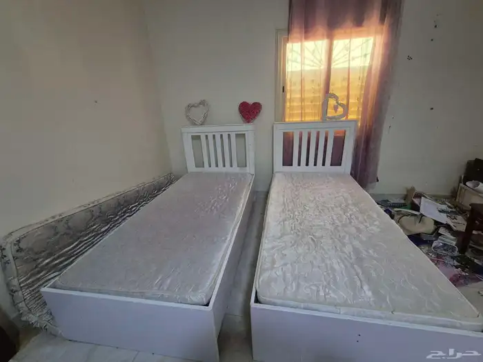 غرفة نوم (سرير كبير كينغ سايز) دولاب ثلاجة غسالة سرير اطفال 6