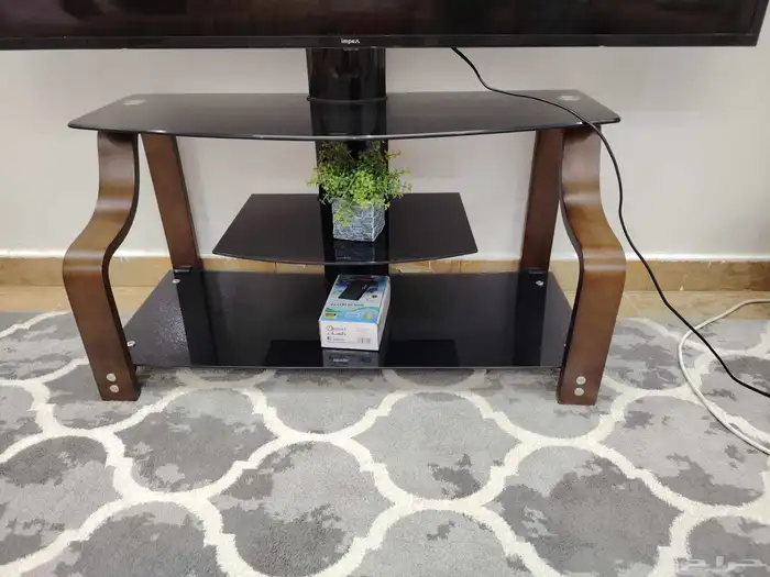 طاولة شاشه ومبرد مويه وطاولات 0