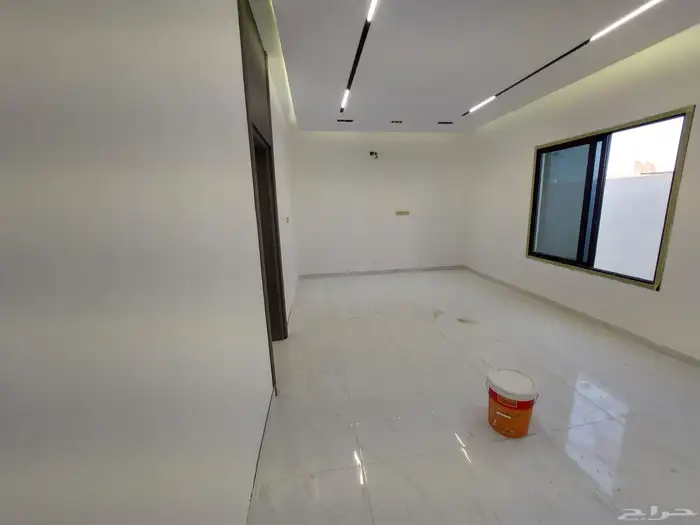 للبيع ملحق تمليك حي احد جديد 6غرف وصالة و2سطح خاص 5