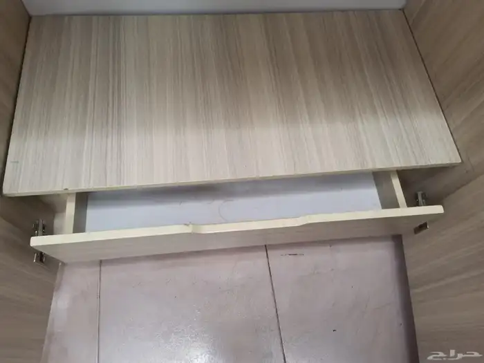 خزانه خشبيه نظيفه للبيع 3