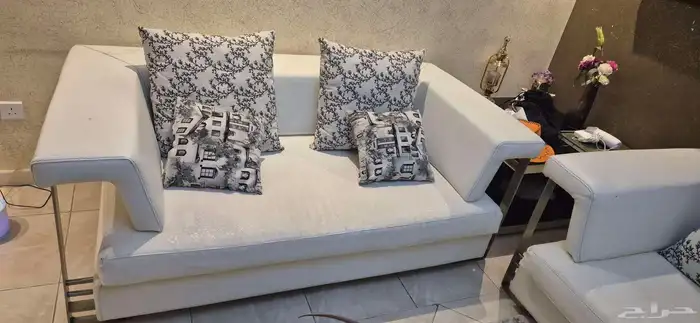 طقم كنب ابيض جلد للبيع 1