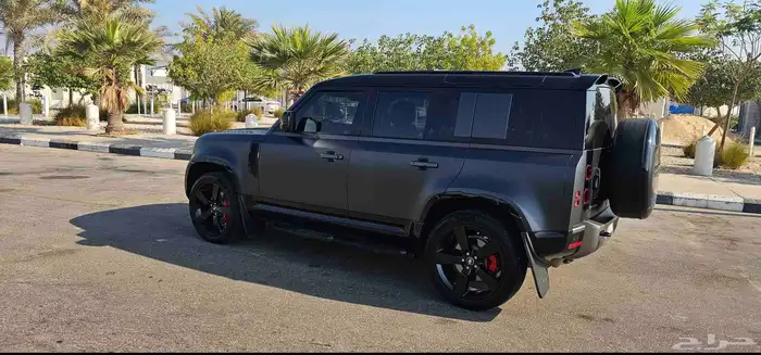 لاند روفر ديفندر p110 2025 4