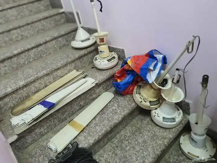 السلام عليكم ورحمه الله وبركاته عندي شنطه حبتين ودراجه والدي 9