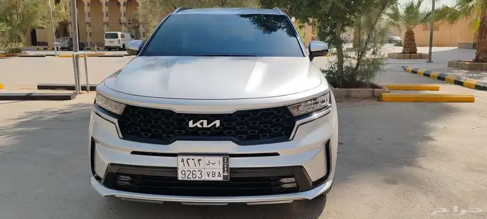 كيا سورنتو 4 سلندر بنزين .. موديل 2022 7