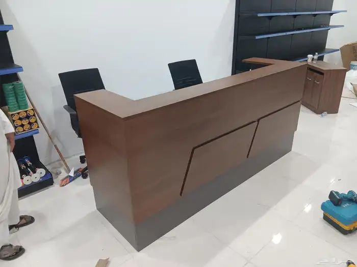 مكاتب و دواليب كراسي كنب كاونتر استقبال طاولة اجتماع 7