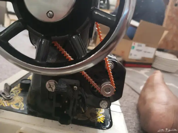 مكينه خياطه ملابس 2