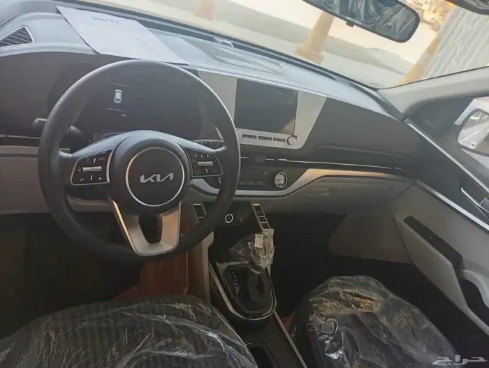 كيا كارينز LX موديل 2025 بسعر خاص 14