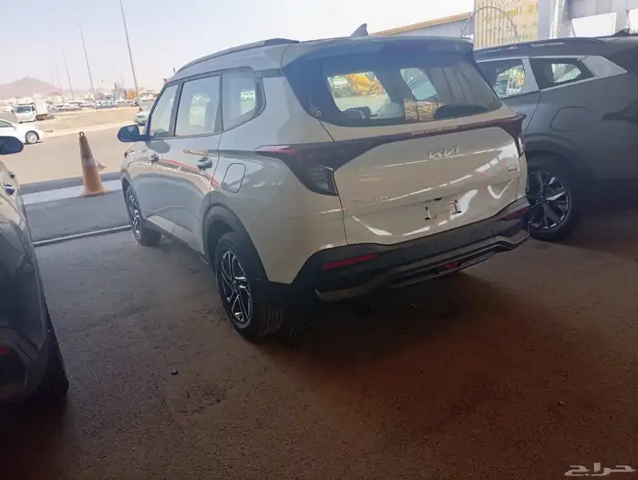 كيا كارينز LX موديل 2025 بسعر خاص 7