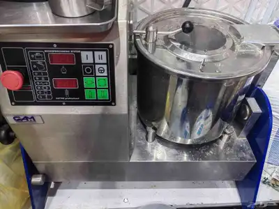 ماكينة ثوم  وحمص صناعة ايطالية 0