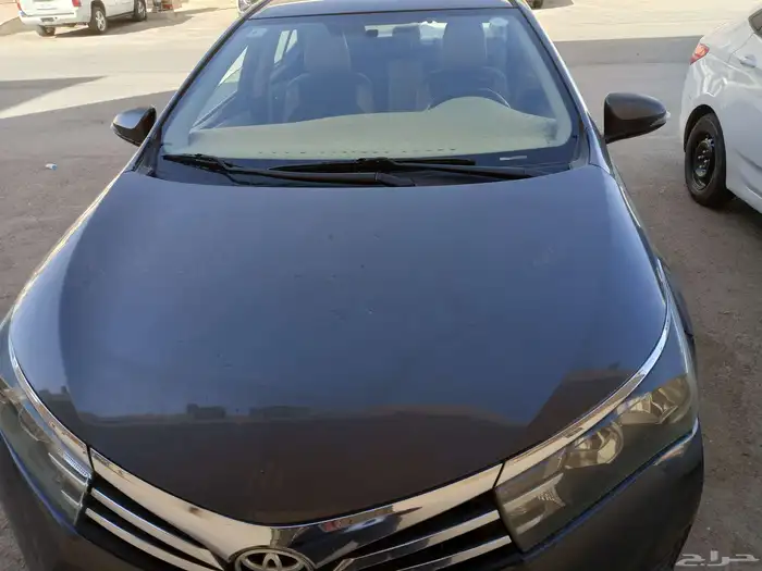 تويوتا كورولا بحال الوكالة للبيع او للبدل على سيارة عائلية 7