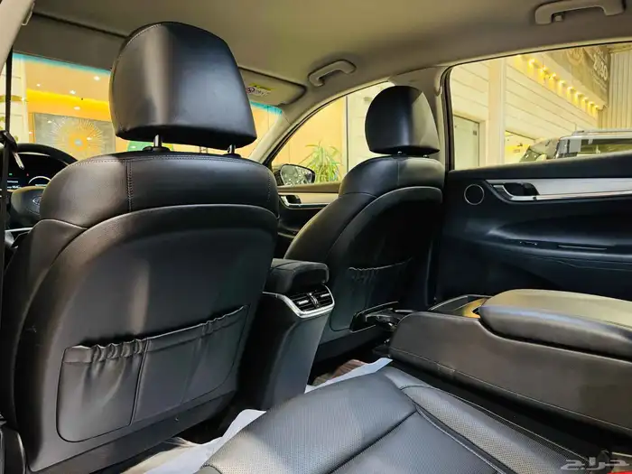 ازيرا 2022 V6 فل كامل نظيف جدا 7