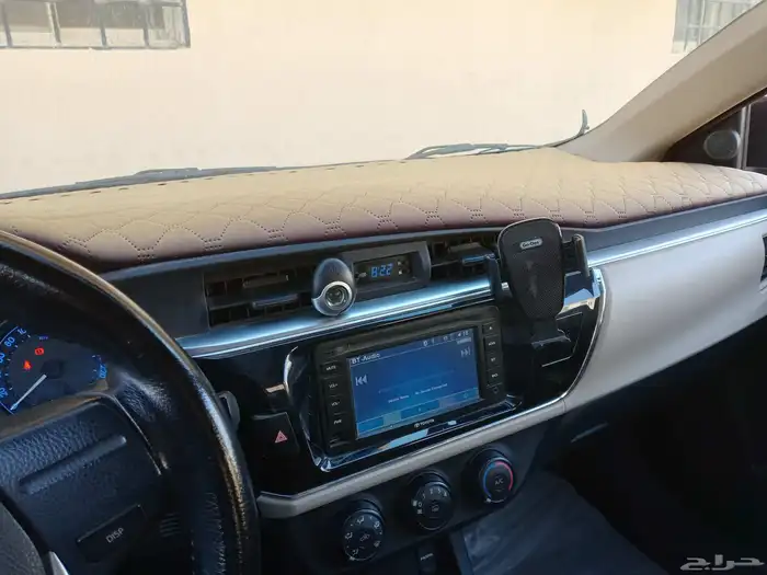 تويوتا كورولا بحال الوكالة للبيع او للبدل على سيارة عائلية 12