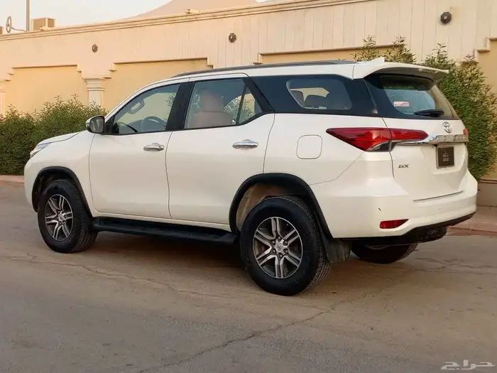 تويوتا فور شنر ( 2020 ) GX اتوماتيك بنزين سعودي بحالة ممتازة 11