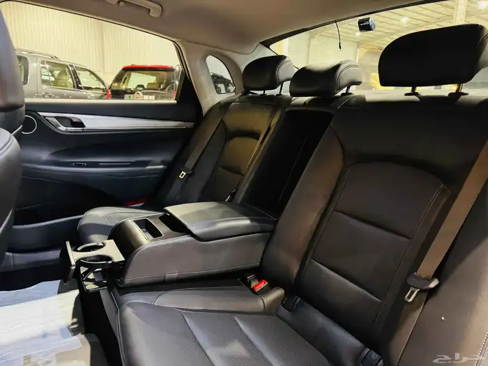 ازيرا 2022 V6 فل كامل نظيف جدا 8