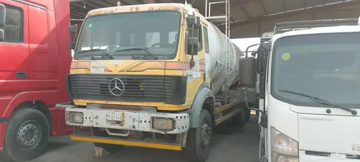 البي سكس عليه تتنكر صرف صحي العدد 2 موديل 1991 سعة الخزان 15 6