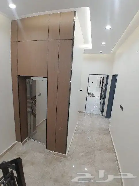 للبيع روف علوي مع ملحق تشطيب راقي خلف حديقة المليون بالمحاله 5