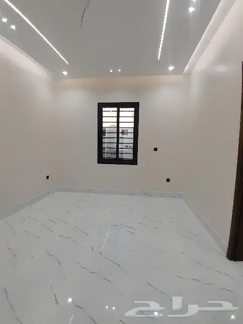 للبيع روف علوي مع ملحق تشطيب راقي خلف حديقة المليون بالمحاله 8