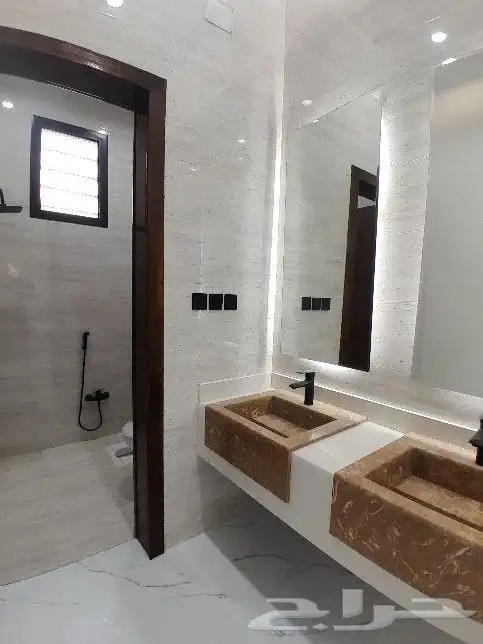 للبيع روف علوي مع ملحق تشطيب راقي خلف حديقة المليون بالمحاله 7