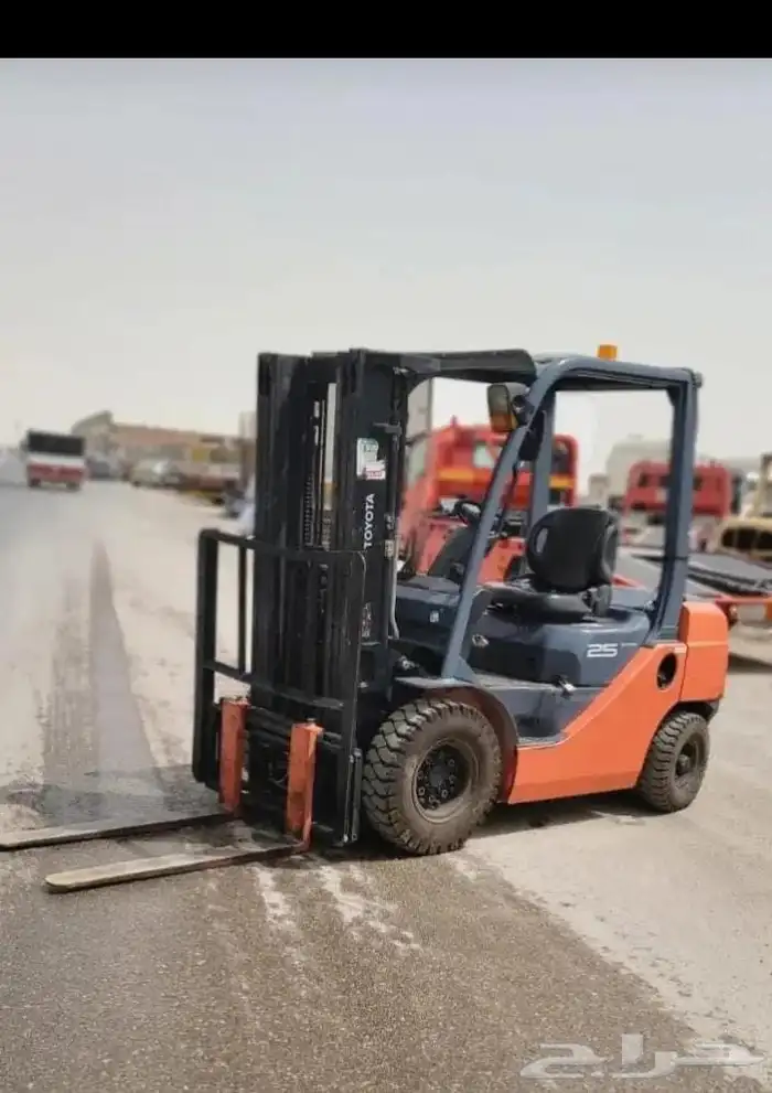 تأجير معدات رافعات شوكيه وكرينات كل الاحجام اتصل نصل 1