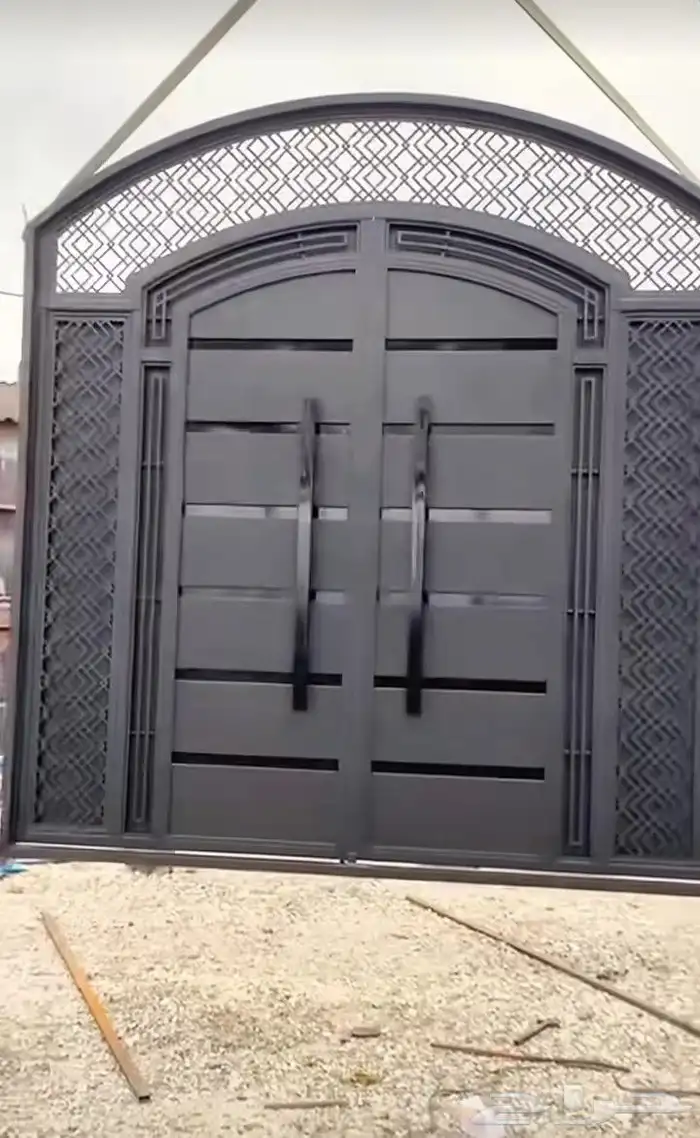 ورشة لجميع انواع الحداده من أبواب وشبابيك وطرابزين 0