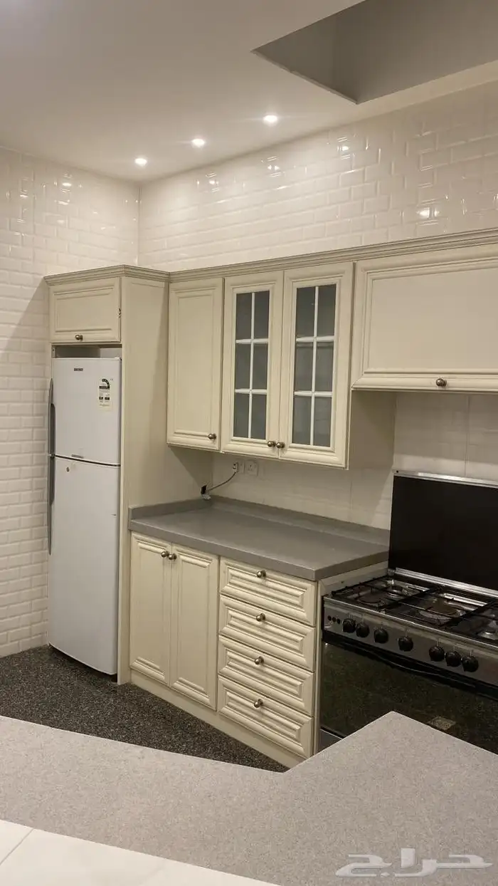 شقه مفروشه للايجار بالمهديه خلف جامع المهديه بسعر 3800 ريال 7