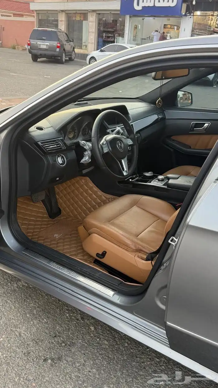 للبيع مرسيدس بنز 8