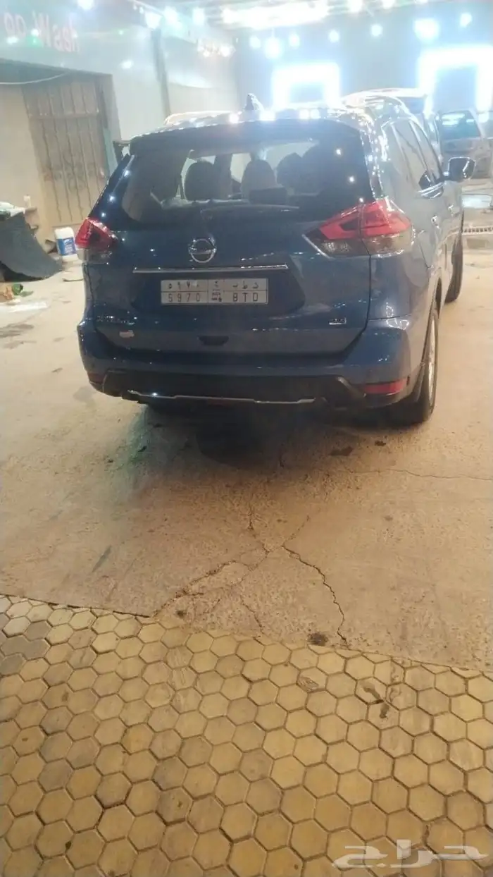 للبيع نيسان اكس تريل نظيف 8