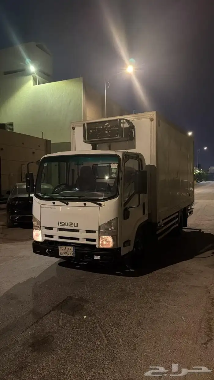 سيارة دينة ايسوزو 2014 للبيع 1